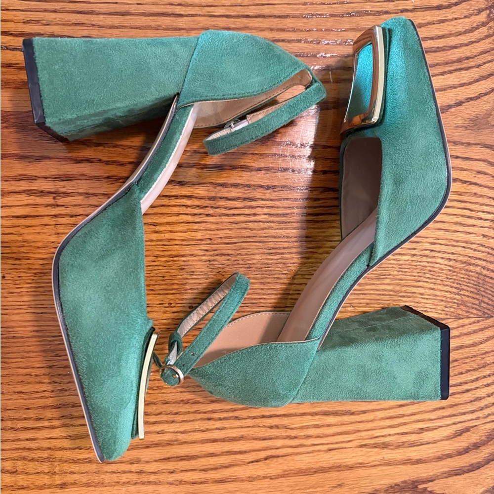 Elegant Green Block Heel Pumps